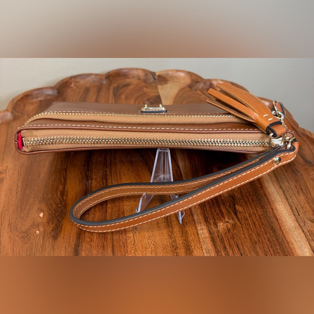 Dooney & Bourke Wexford Natural Brown Leather Double Zip Wristlet Clutch NWOT - Picture 5 of 16